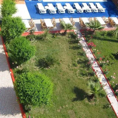 Ozgurhan מלון 3*