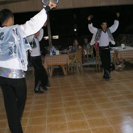 מלון Ozgurhan 3*